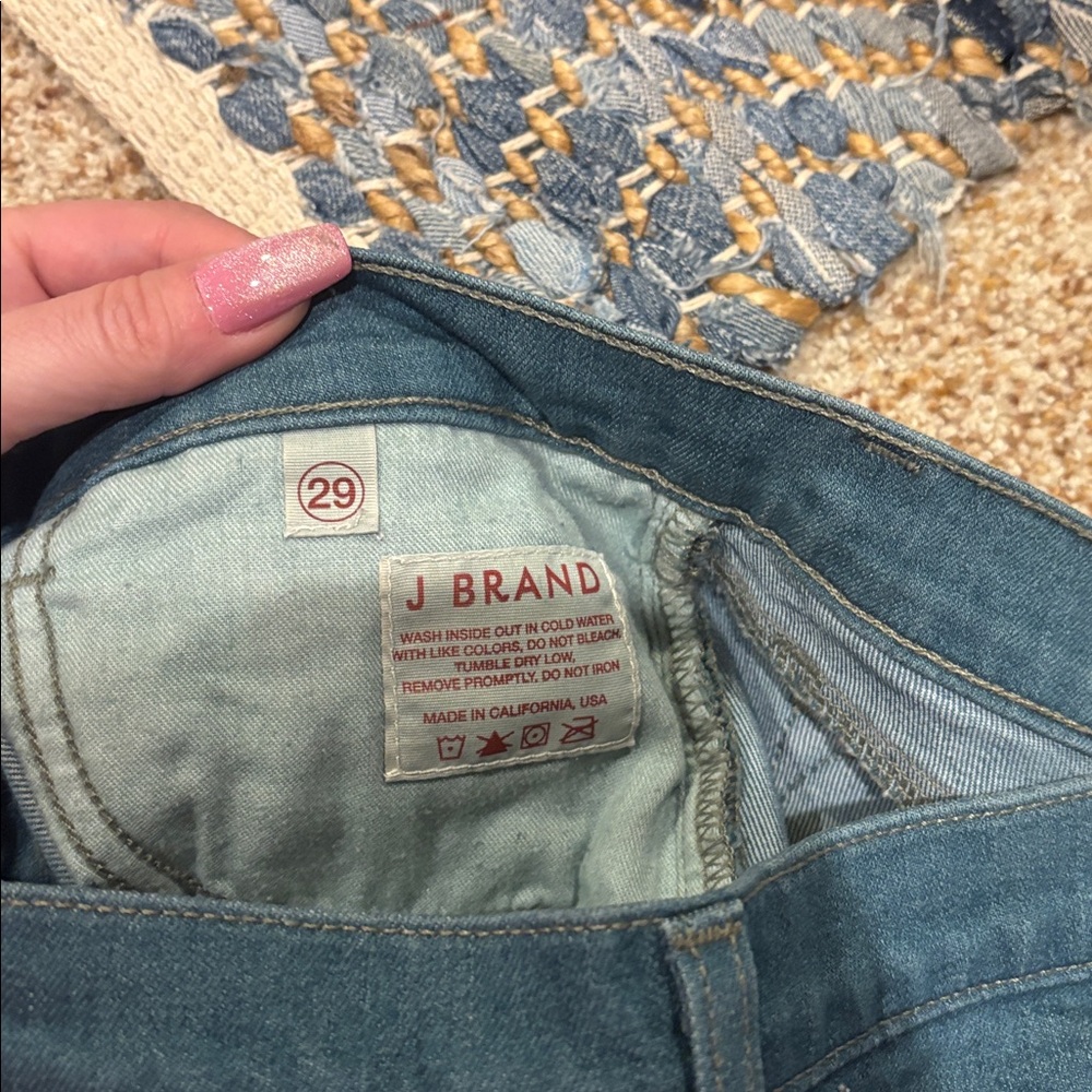 J brand “The Deal” skinny jeans w/ zippers on bottoms 29 EUC - Picture 10 of 10
